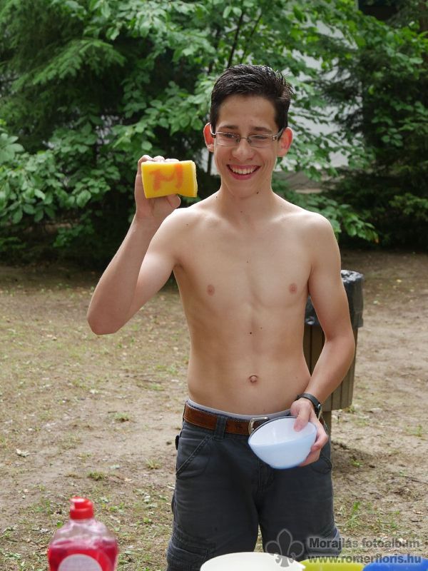 Zsombor és a mosogatás