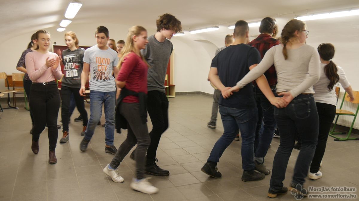 Előre, csak előre!