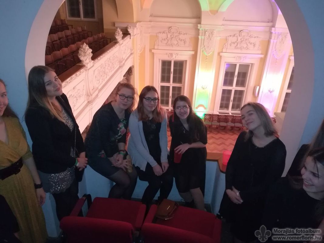 Életkép a páholyban